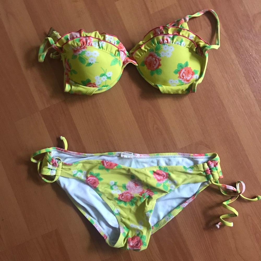 Xhilaration | Bikini Pieces (3 bottoms, 1 top)
